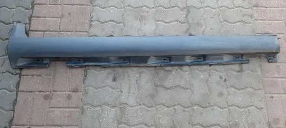 Front sill (body part)