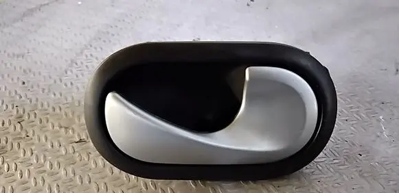 Renault Clio III Front door interior handle 310580