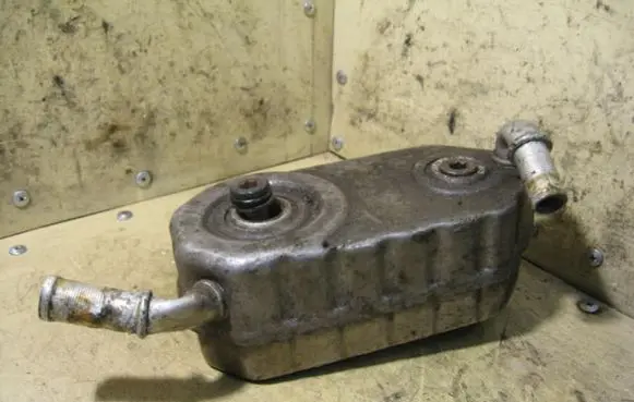 Renault Espace III Oil filter mounting bracket