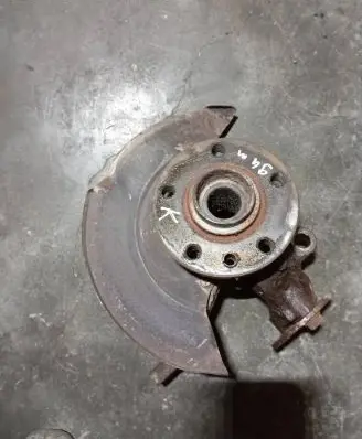 Volkswagen Transporter - Caravelle T4 Front wheel hub spindle knuckle