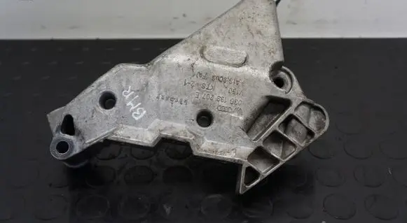 Volkswagen Golf V Engine mounting bracket 03G199207E