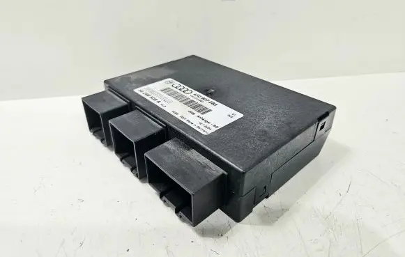 Audi A6 S6 C6 4F Door central lock control unit/module 4F0907383