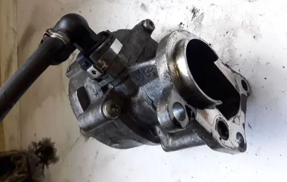 Renault Scenic II - Grand scenic II Vacuum pump