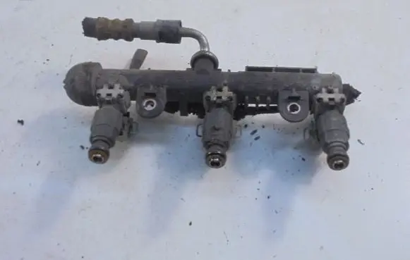 Opel Corsa C Fuel main line pipe 0280151075