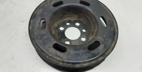 Volkswagen Golf V Crankshaft pulley 06A105255F