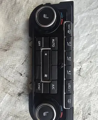 Volkswagen Golf VI Climate control unit 5K0907044GK 5HB00974691