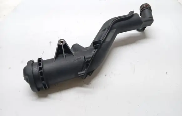 Citroen C4 Grand Picasso Oil fill pipe 9654733880