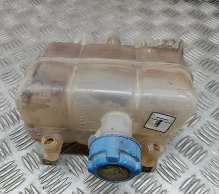 Coolant expansion tank/reservoir