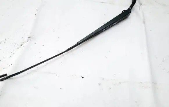 Subaru Outback Front wiper blade arm
