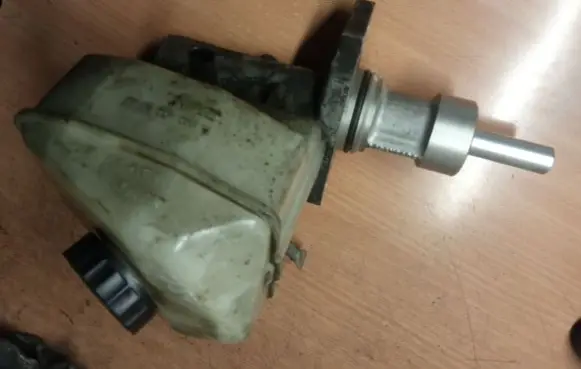 Mercedes-Benz Sprinter W906 Master brake cylinder A0004317601 A0024325002
