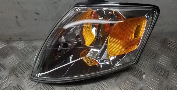 Mazda MPV Front indicator light R4149L