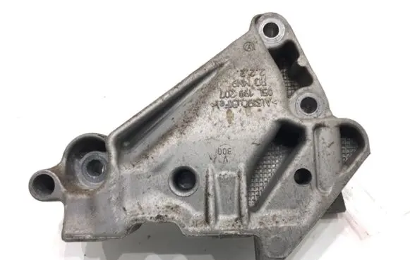 Skoda Superb B8 (3V) Engine mounting bracket 05L199207
