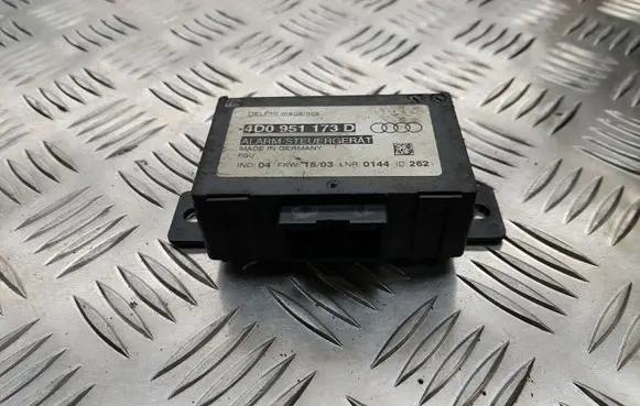 Audi A8 S8 D2 4D Alarm control unit/module 4D0951173D