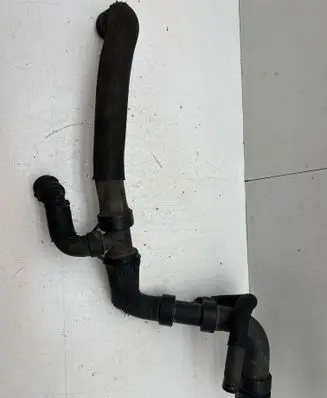 Engine coolant pipe/hose