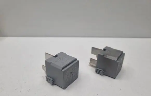 Mercedes-Benz E W212 Other relay A0025422619 0025422619 4RA00779307