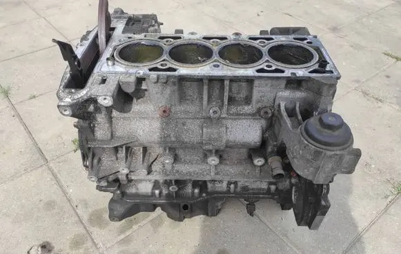 Opel Vectra C Engine block 