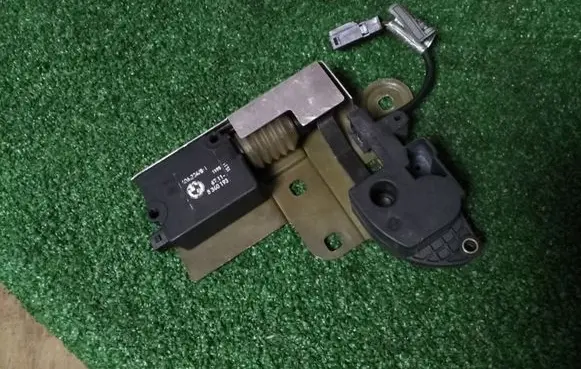 BMW 5 E39 Central locking motor 67118360193 51248120419
