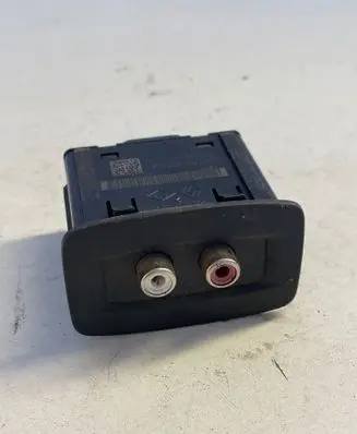 Renault Scenic III - Grand scenic III AUX in-socket connector 280230005R 053636