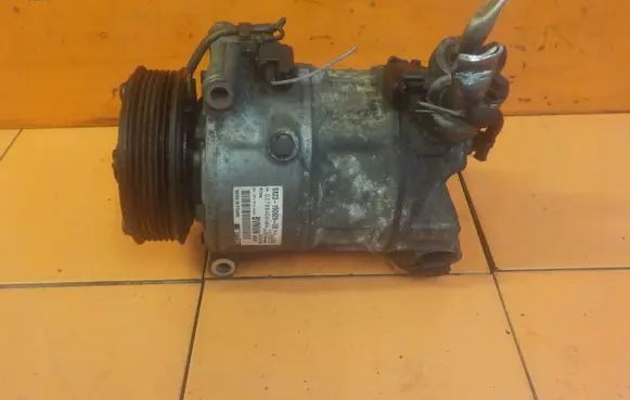 Land Rover Discovery 4 - LR4 Air conditioning (A/C) compressor (pump) 9X2319D629DB 1MB61