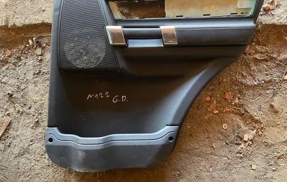 Land Rover Discovery 4 - LR4 Rear door card panel trim AH2225568ABw