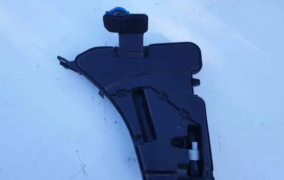 BMW M5 F90 Windshield washer fluid reservoir/tank 8071453 6166 10543512