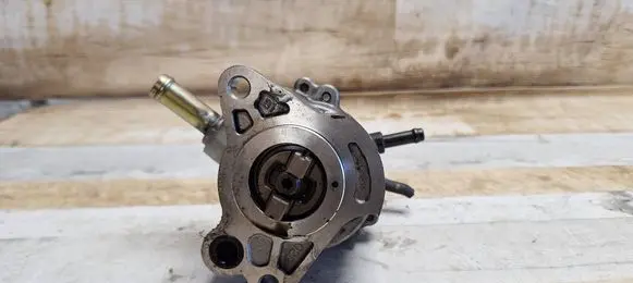 Toyota Corolla Verso E121 Vacuum pump 2930027010 0810002590