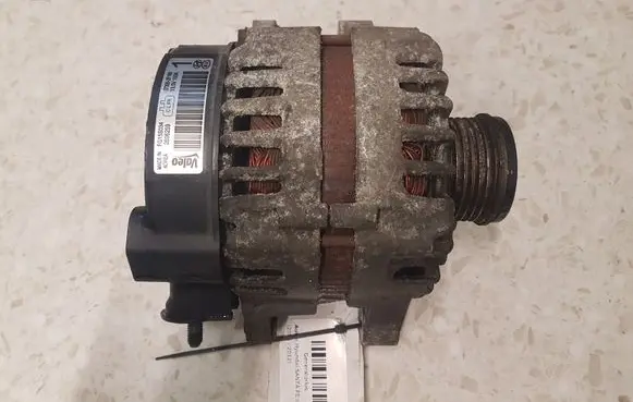 Hyundai Santa Fe Generator/alternator 373002F100 FG15S034