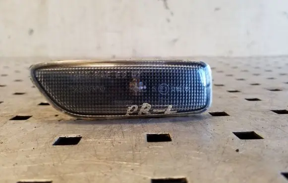 Volvo XC90 Front indicator light 8658944