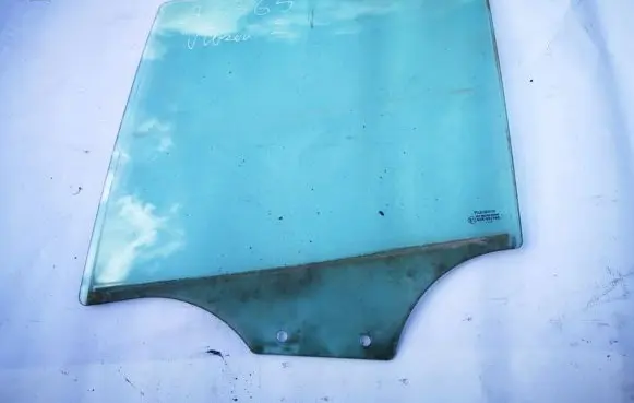 Mazda 2 Rear door window glass