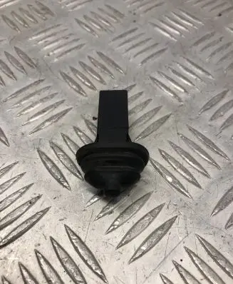 BMW 3 E90 E91 Fuel tank opening switch 8228939