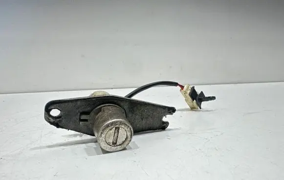 Chevrolet Captiva Loading door lock 