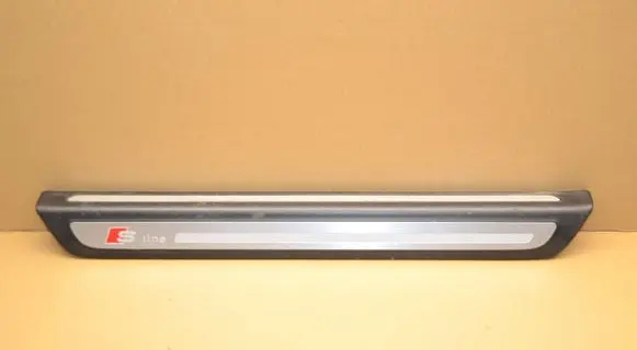 Audi Q5 SQ5 Front sill trim cover 8R0853374C 11055
