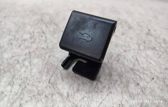Engine bonnet (hood) release handle