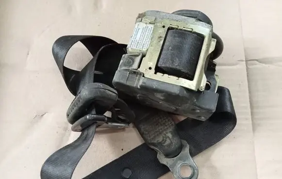 Volkswagen Transporter - Caravelle T4 Front seatbelt 7D0857806