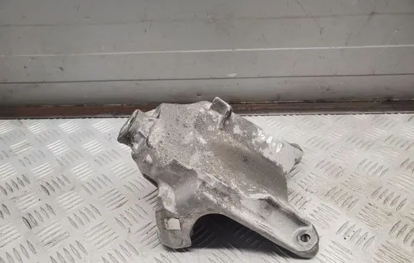 Audi A4 S4 B9 8W Engine mounting bracket 4M0199307BN