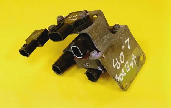 Mazda Xedos 6 High voltage ignition coil KF011810X