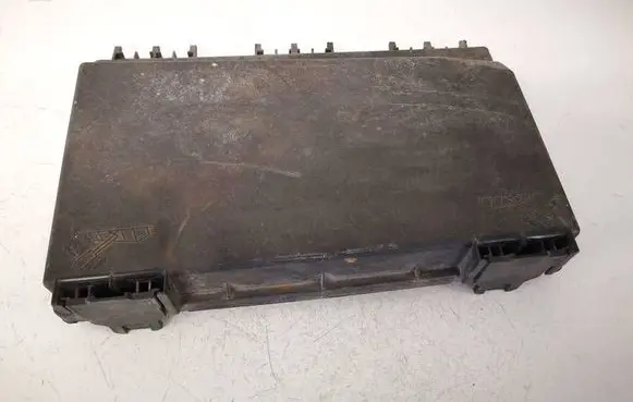 Opel Zafira B Fuse box cover 13125865