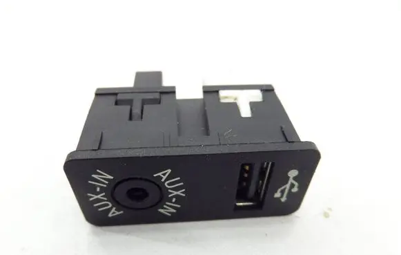 Mini Cooper Countryman R60 USB socket connector MDG50234 9229246