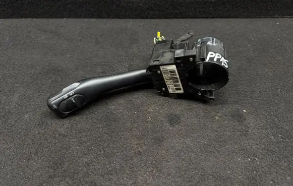 Volkswagen PASSAT B5.5 Indicator stalk 8L0953513S