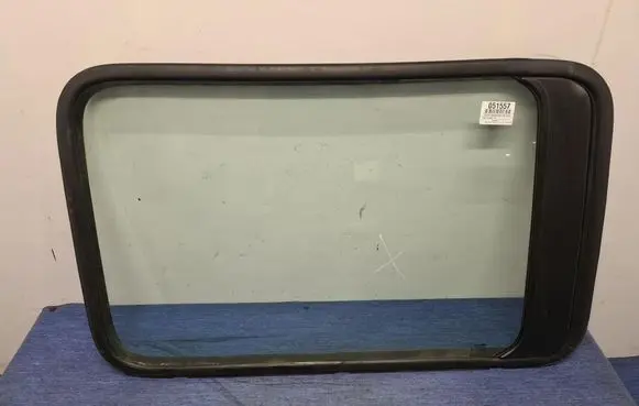Fiat Ducato Front door window glass four-door