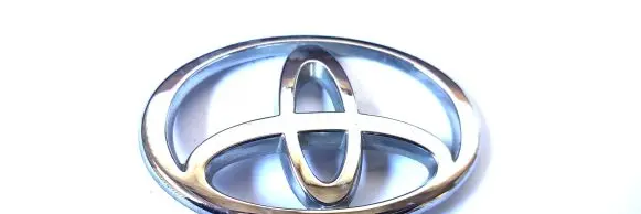Toyota Corolla Verso E121 Manufacturers badge/model letters 