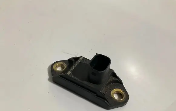 Mercedes-Benz E W211 Airbag deployment crash/impact sensor 0025426918 03W28