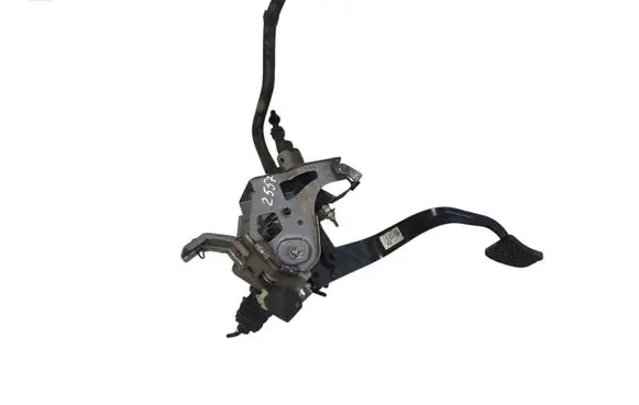 Hyundai i40 Clutch pedal 328023Z200