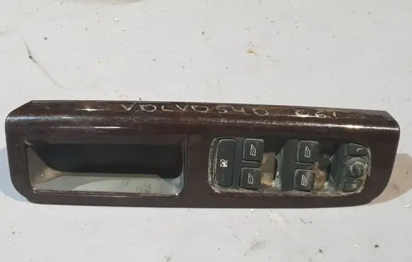 Volvo S40 Electric window control switch 8679670 30773427 03451100