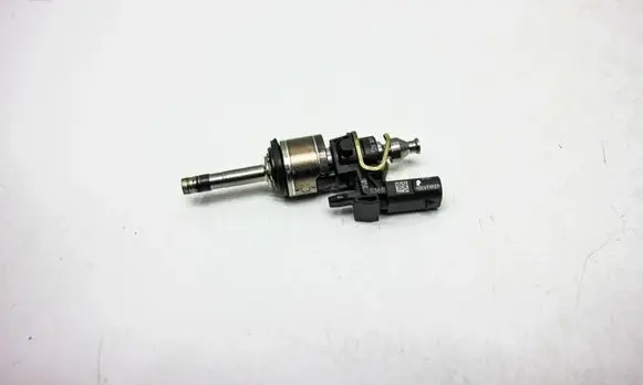 Skoda Kamiq Fuel injector 05C036E