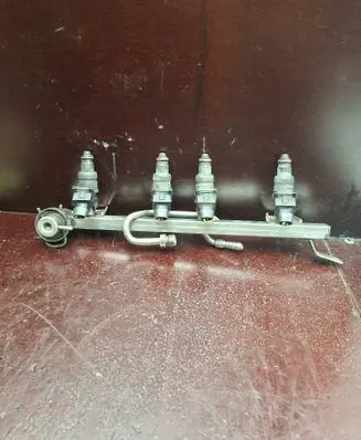 Volkswagen PASSAT B5 Fuel injectors set 050133681A