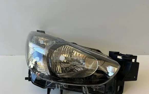 Mazda 2 Headlight/headlamp DB5J-51030