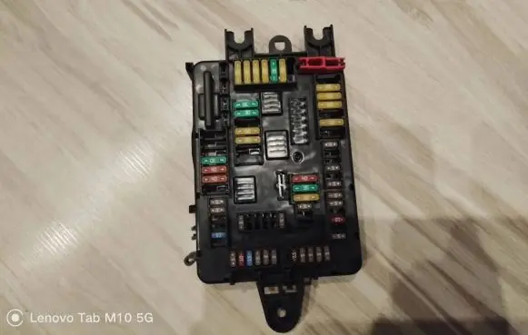 BMW 4 F36 Gran coupe Fuse module 9389070 10688710 10000019961