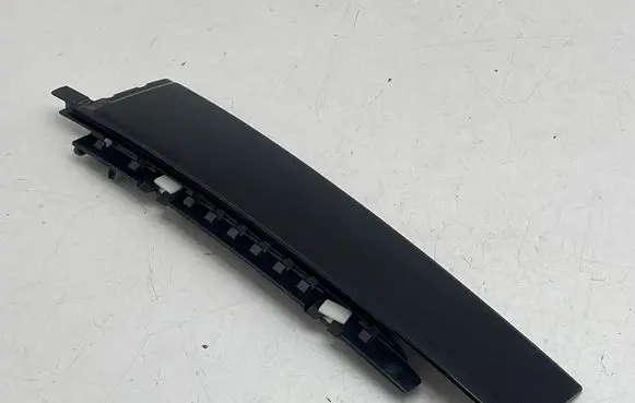 Ford Explorer VI Front door glass trim molding WSSM4D776B5 LB5BS254A41
