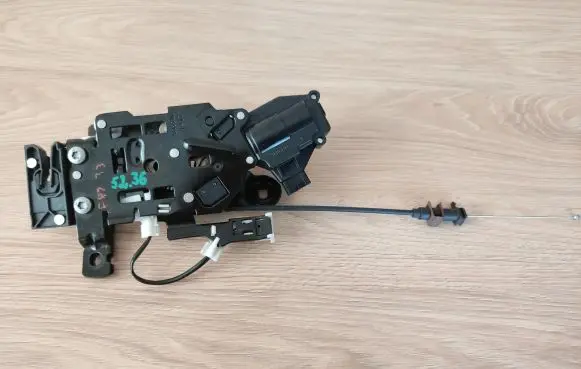 Loading door lock